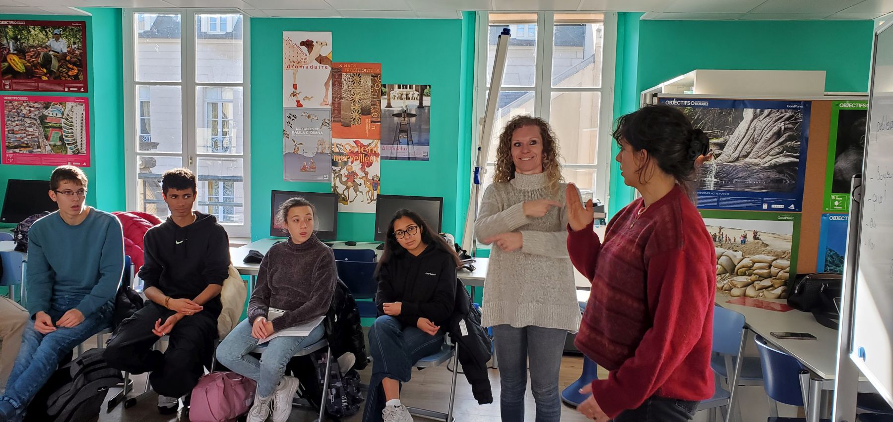 Nouveau! Cours de langue des signes en ST2S - Lycée Général et